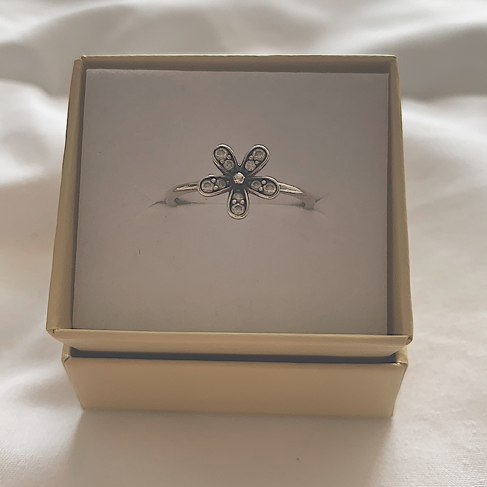Dazzling Daisy Ring